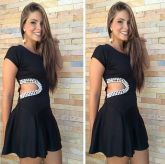 Vestido Black com pérolas.